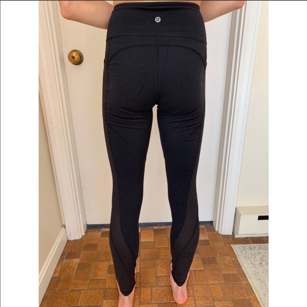 Lululemon size 4 leggings with mesh panels